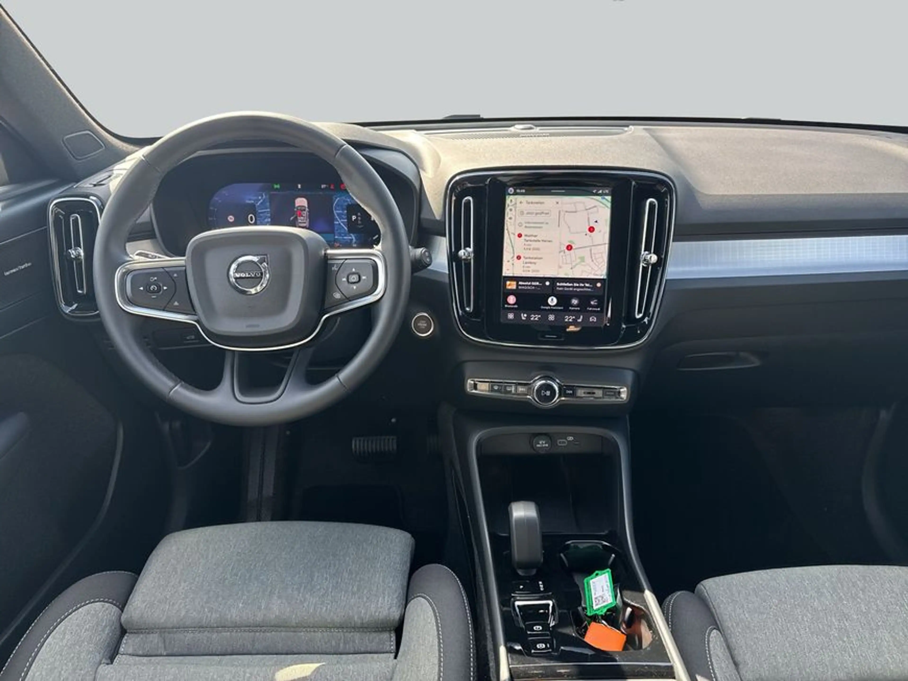 Volvo XC40 XC40 B3 B DKG Plus Black Edition — photo 13