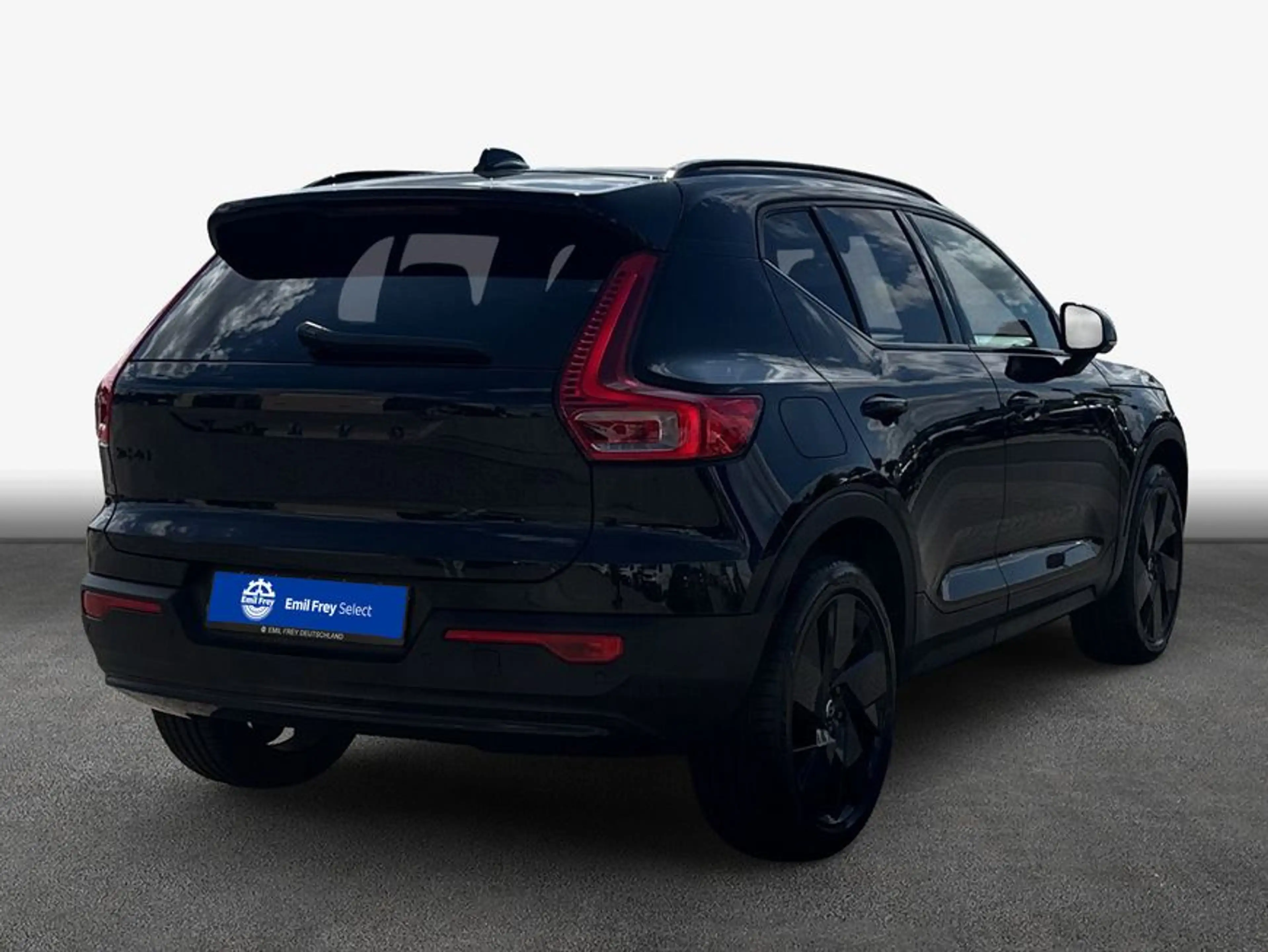 Volvo XC40 XC40 B3 B DKG Plus Black Edition — photo 2