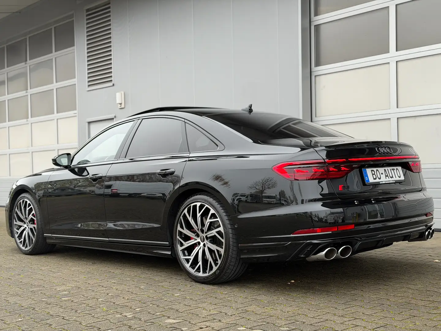 Audi S8 Exclusive PANO B&O+ TV 4x Massage 21 StdHzg. Nacht Schwarz - 2
