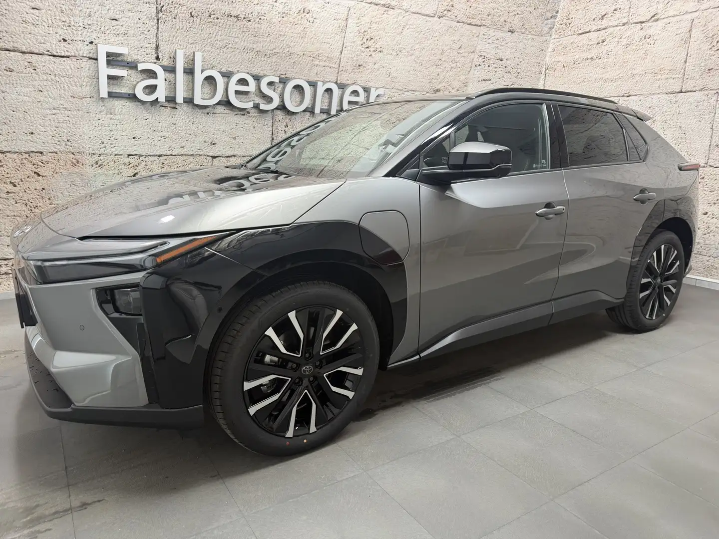Toyota bZ4X Lounge + Stylepaket Grau - 2