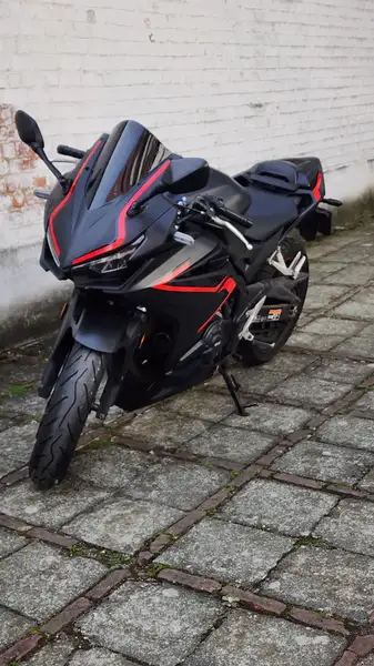 Honda CBR 500 R - foto 2