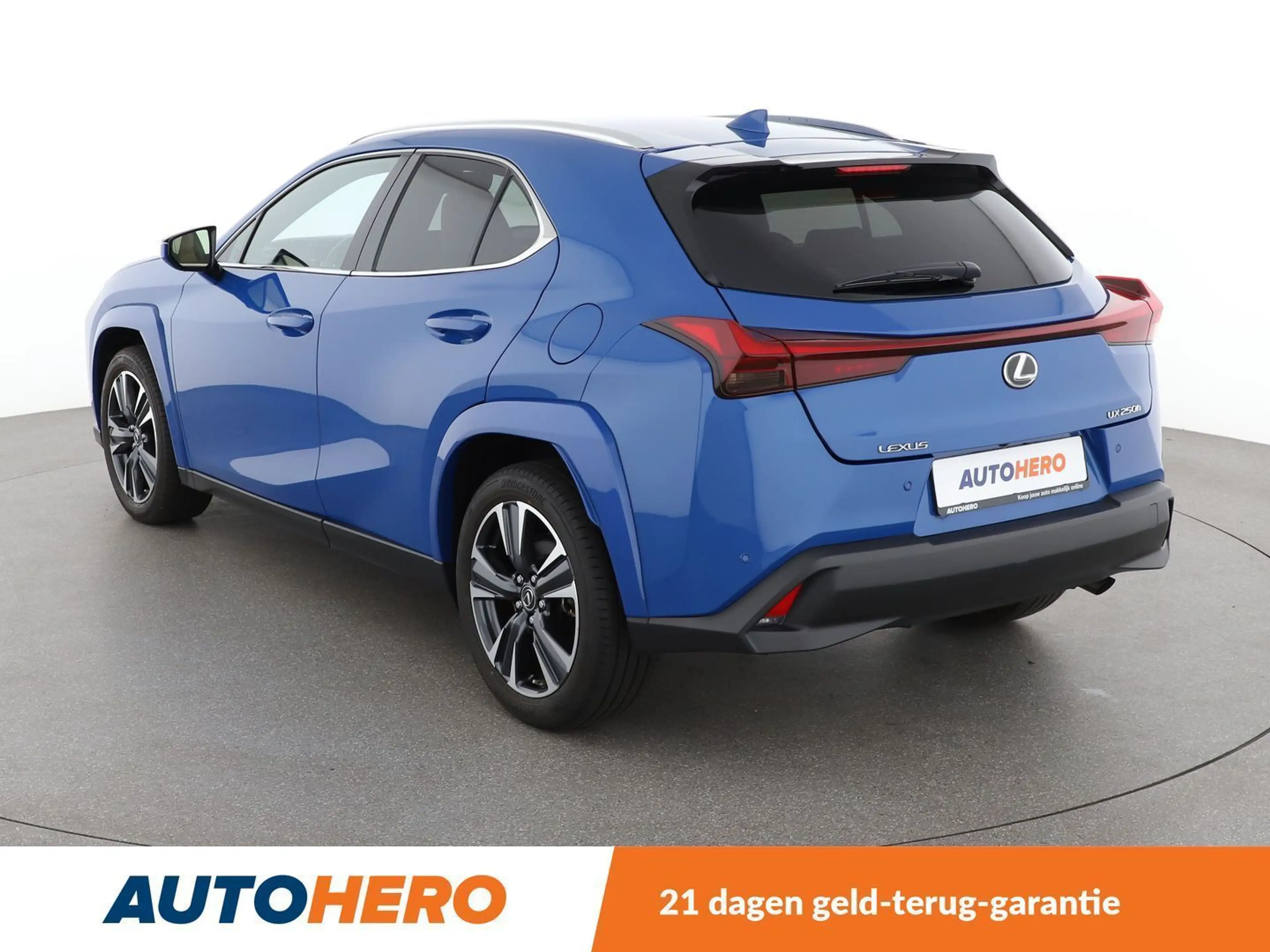 Lexus UX 250h UX 250h Luxury Line — photo 4