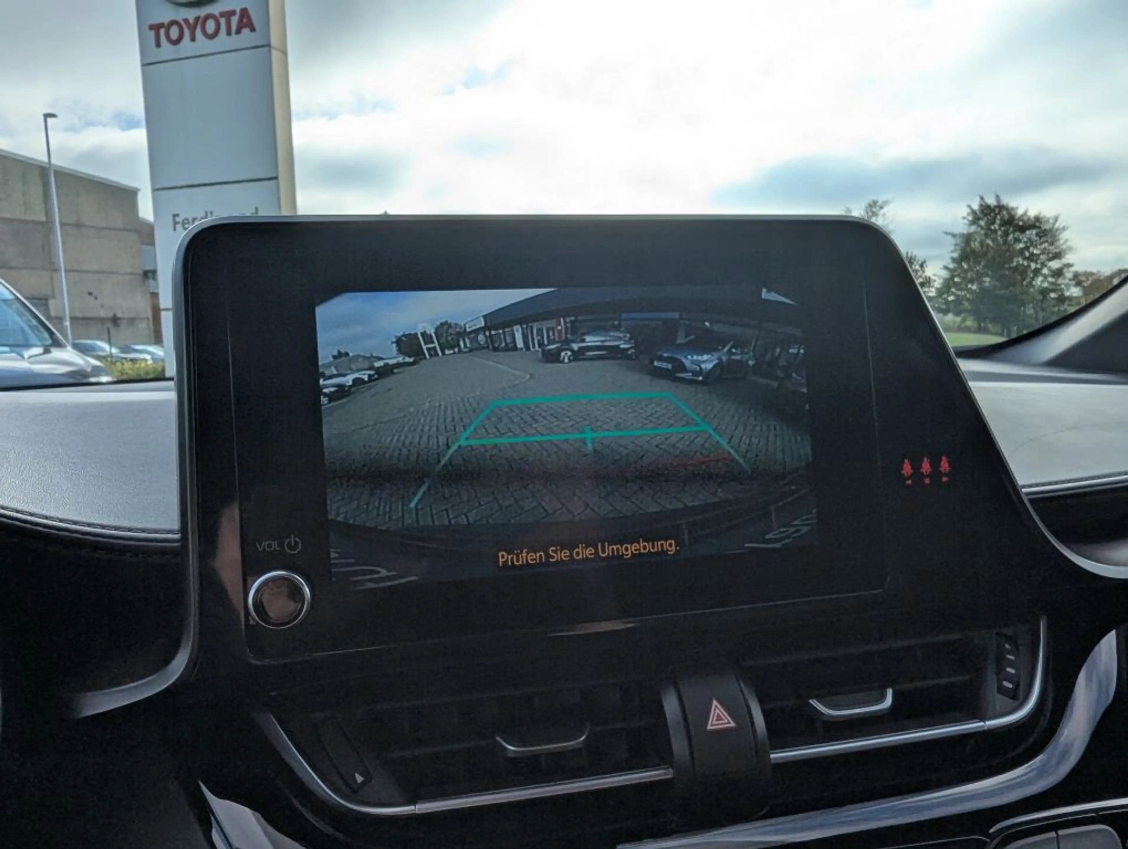 Toyota C-HR 2.0 Hybrid Team Deutschland — photo 11