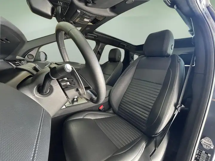 Land Rover Discovery Sport 2025, foto 2