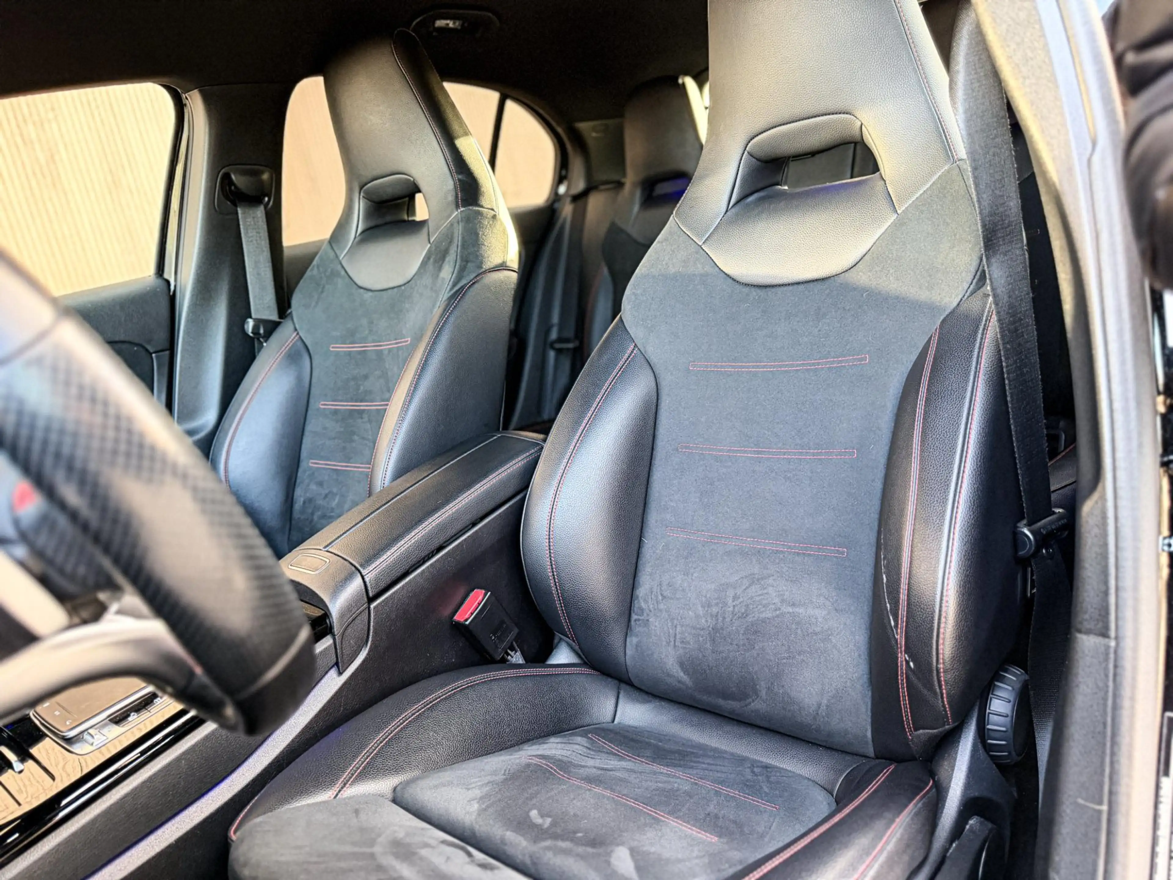 Mercedes-Benz A 180 A AMG Line Sfeerverlichting / Widescreen — photo 9
