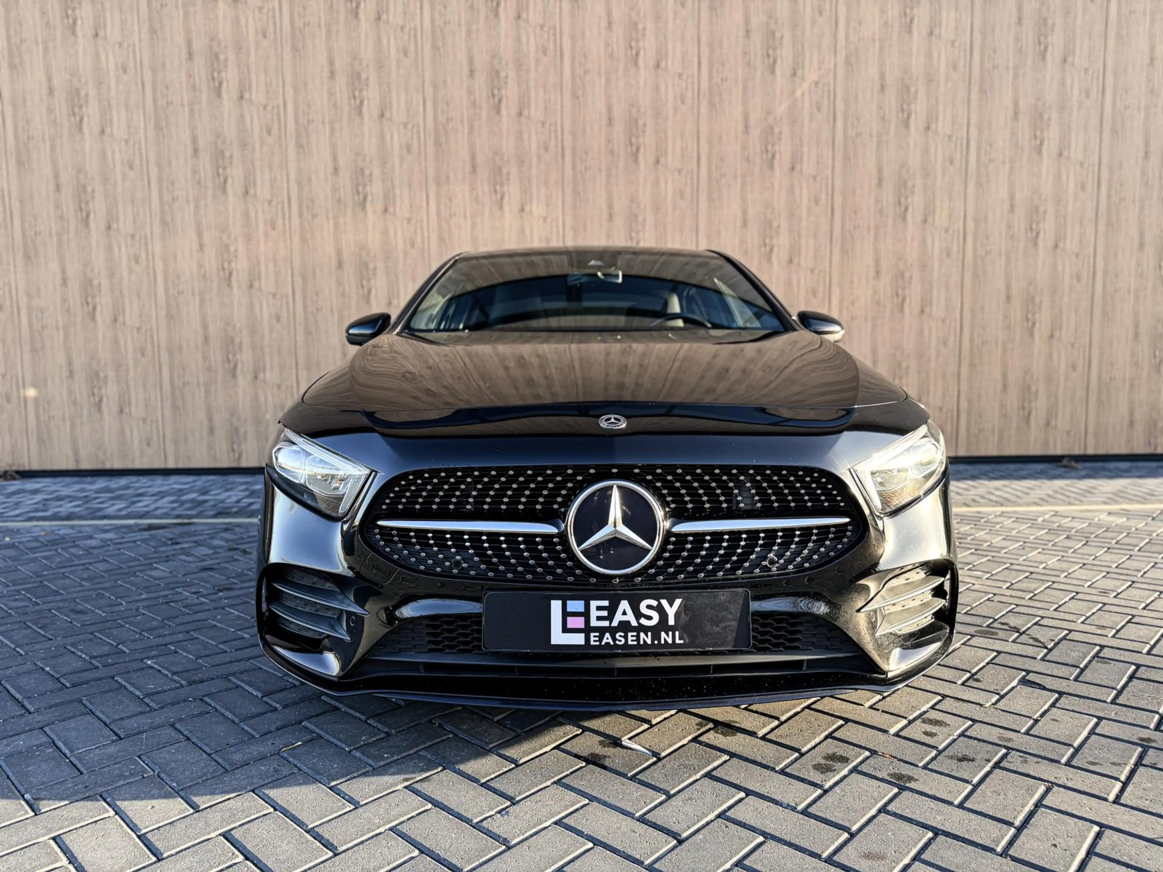 Mercedes-Benz A 180 A AMG Line Sfeerverlichting / Widescreen — photo 2