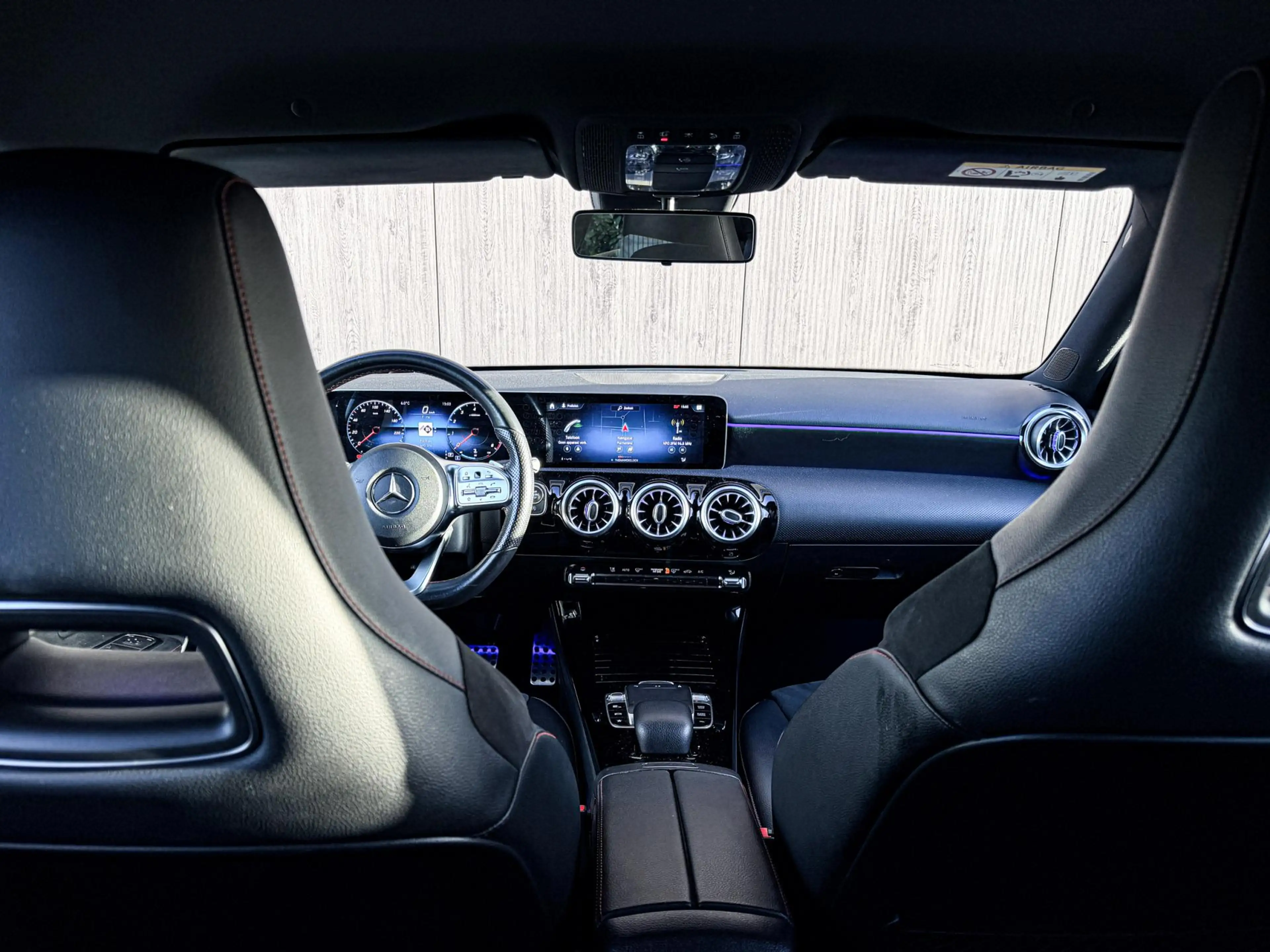 Mercedes-Benz A 180 A AMG Line Sfeerverlichting / Widescreen — photo 8