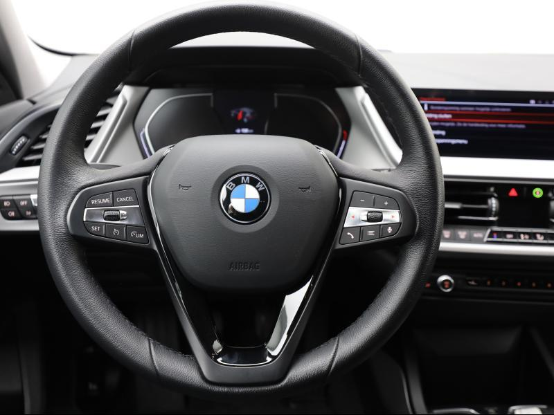 BMW 118 Hatch — photo 9