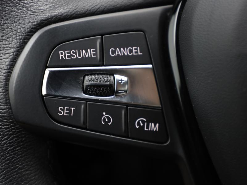 BMW 118 Hatch — photo 11