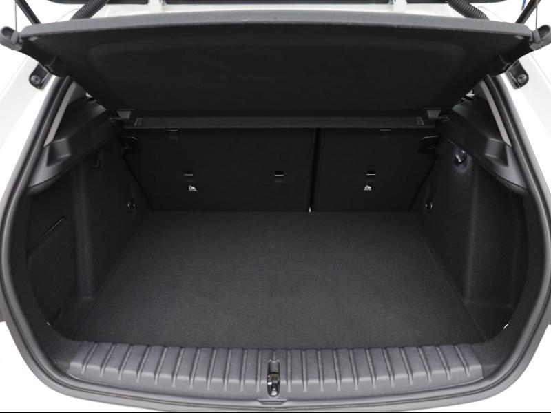 BMW 118 Hatch — photo 16