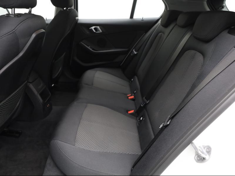 BMW 118 Hatch — photo 15