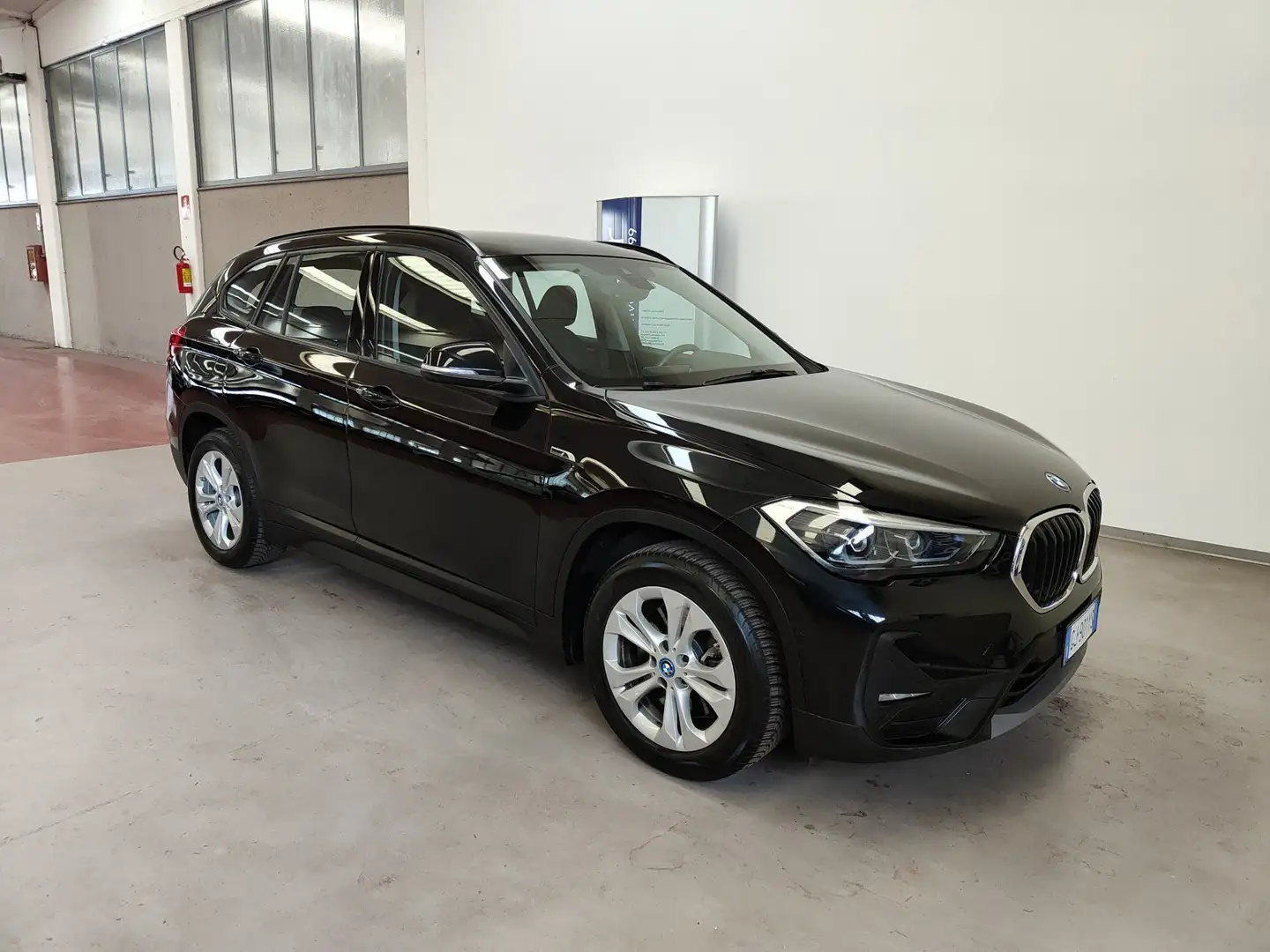 BMW X1 xDrive25e Hybrid Plug In auto Cruise Navi Fari LED Noir - 2