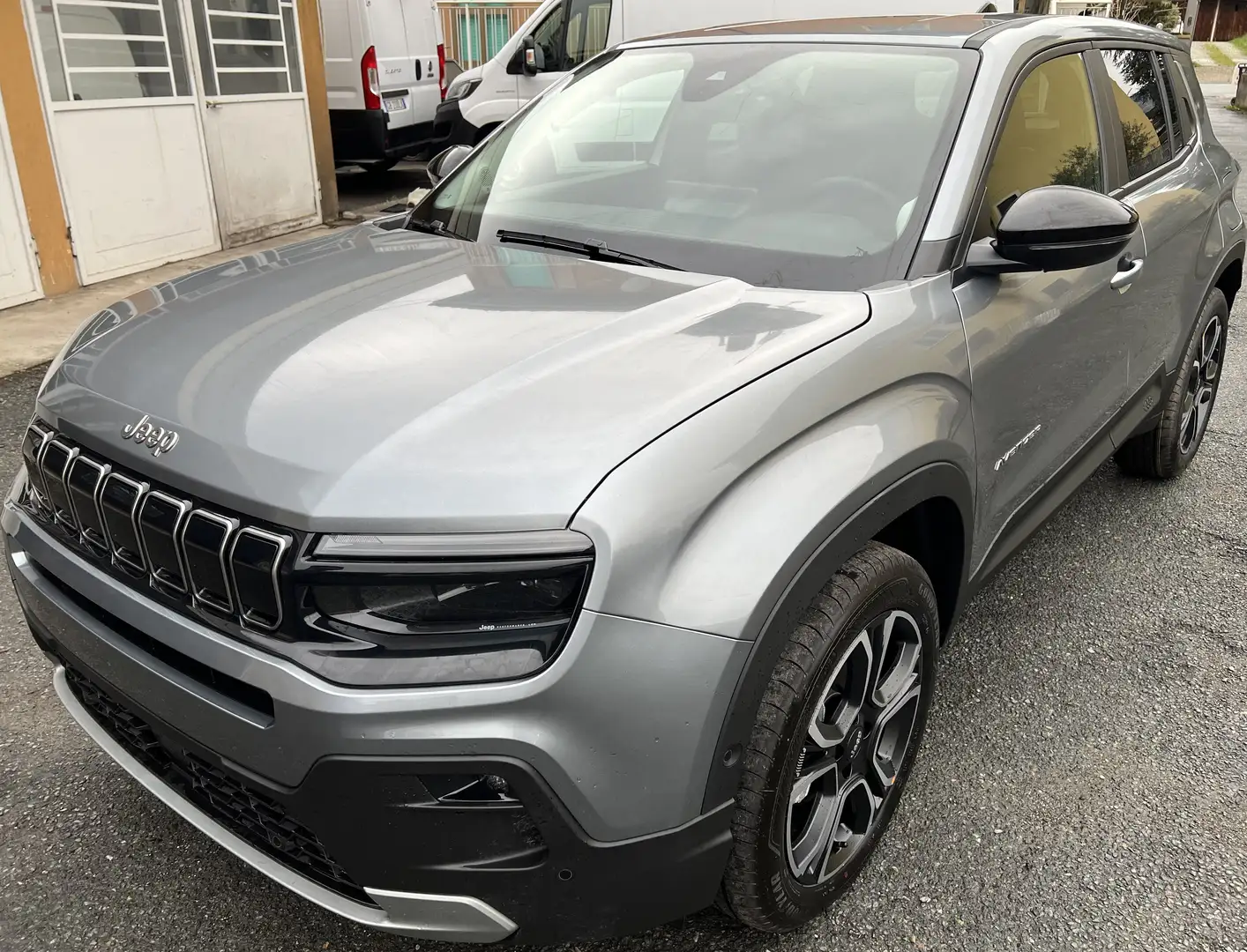 Jeep Avenger 1.2 100cv Summit  -  NO VINCOLI Grau - 1