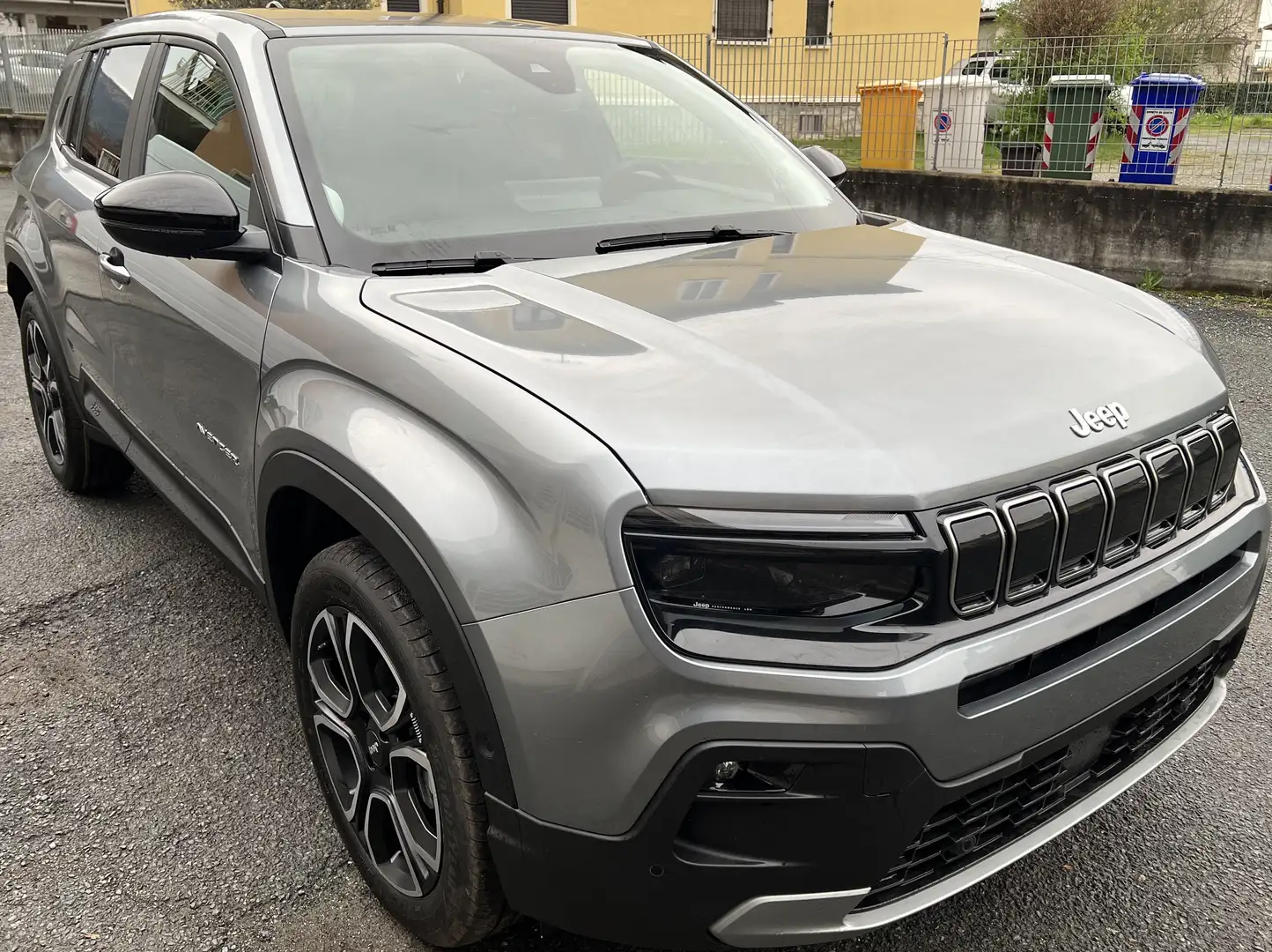 Jeep Avenger 1.2 100cv Summit  -  NO VINCOLI Grau - 2