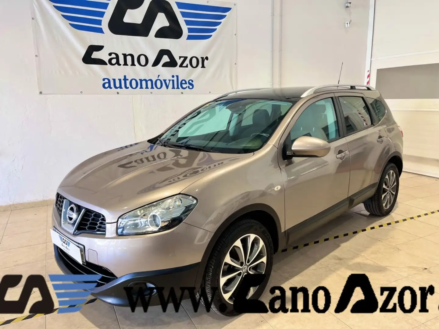 Nissan Qashqai Q+2 2.0dCi Acenta 4x2 Gris - 1