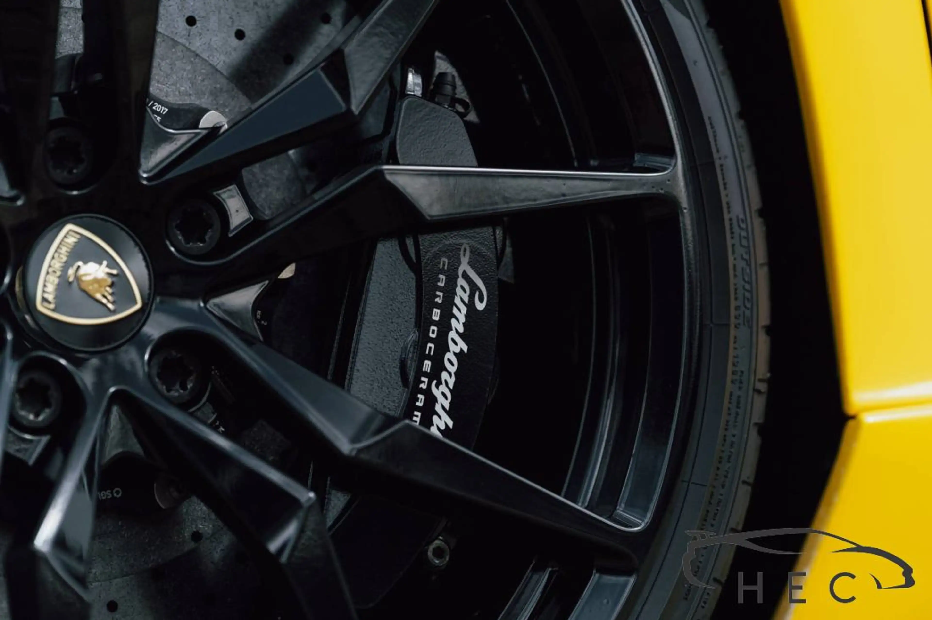 Lamborghini Aventador S 6.5 V12 — photo 9