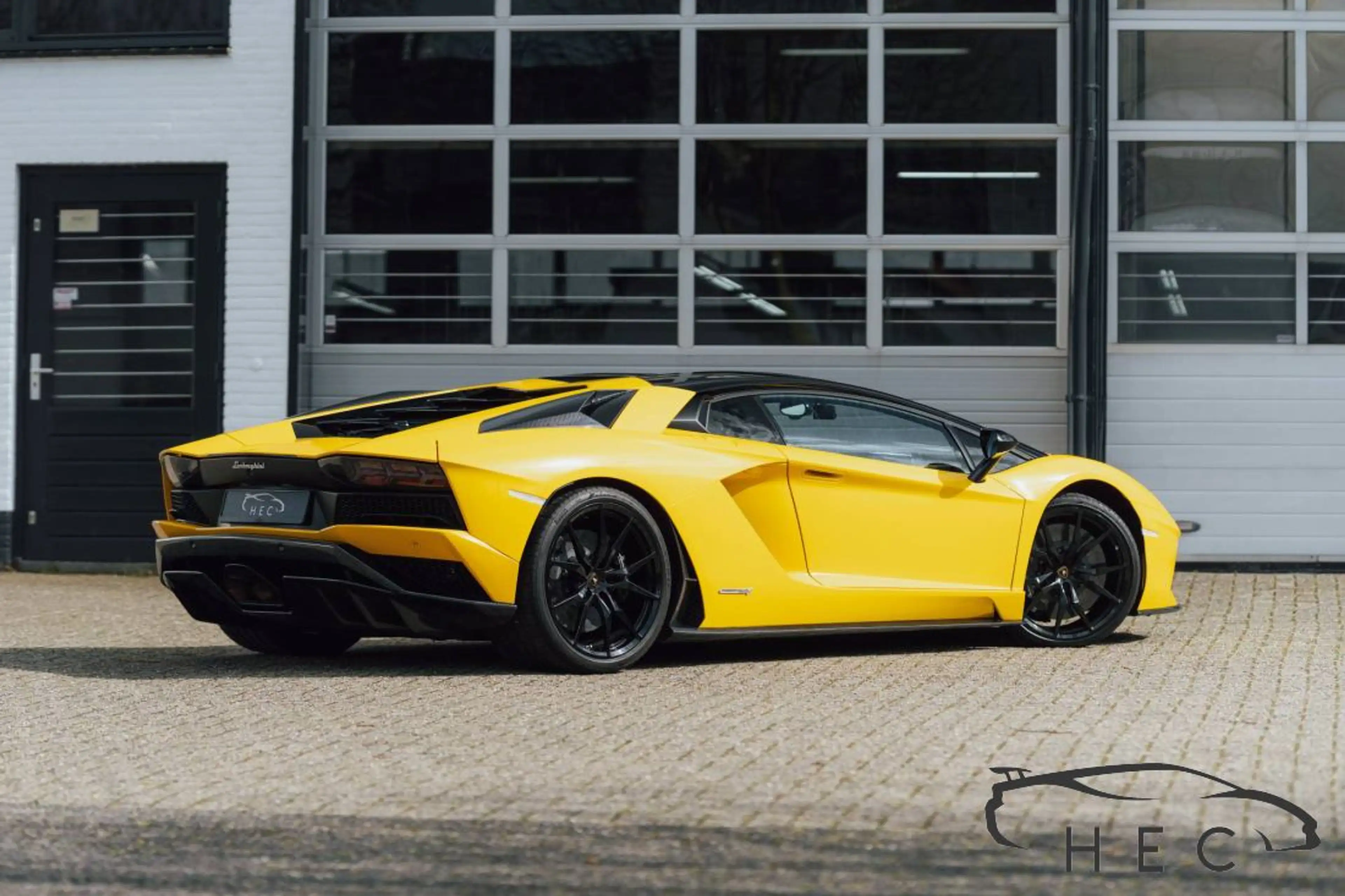 Lamborghini Aventador S 6.5 V12 — photo 11