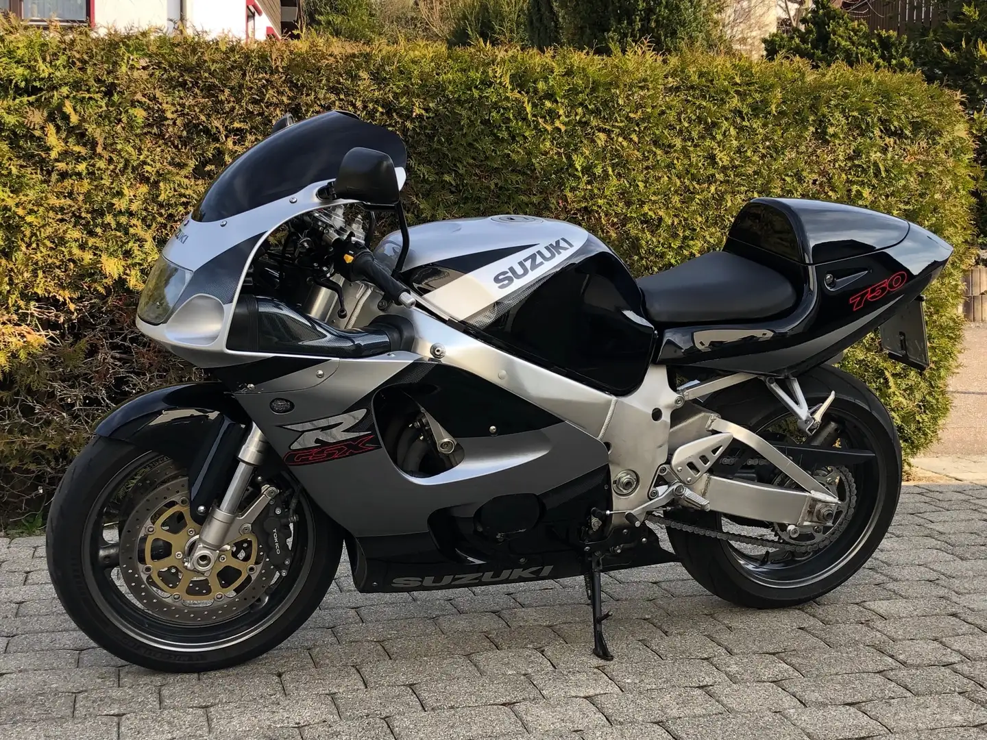 Suzuki GSX-R 750 Technisch in TOP Zustand! Negro - 1