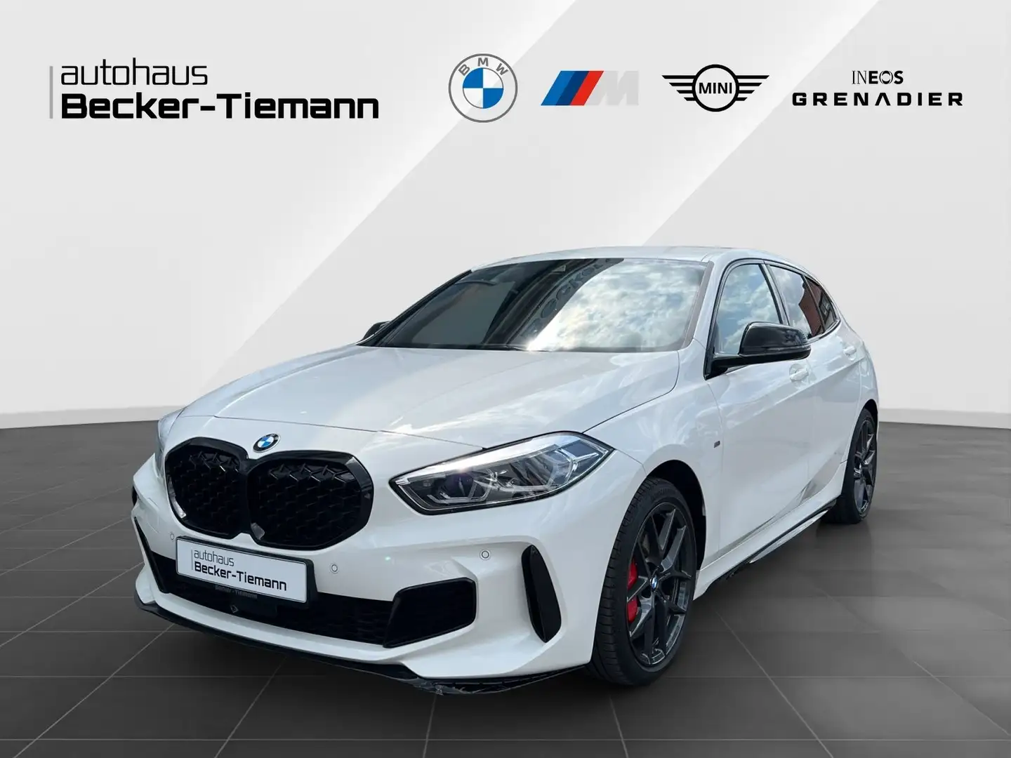 BMW M1 35i xDrive |M Performance |18 Zoll | Shadow Line| Weiß - 1