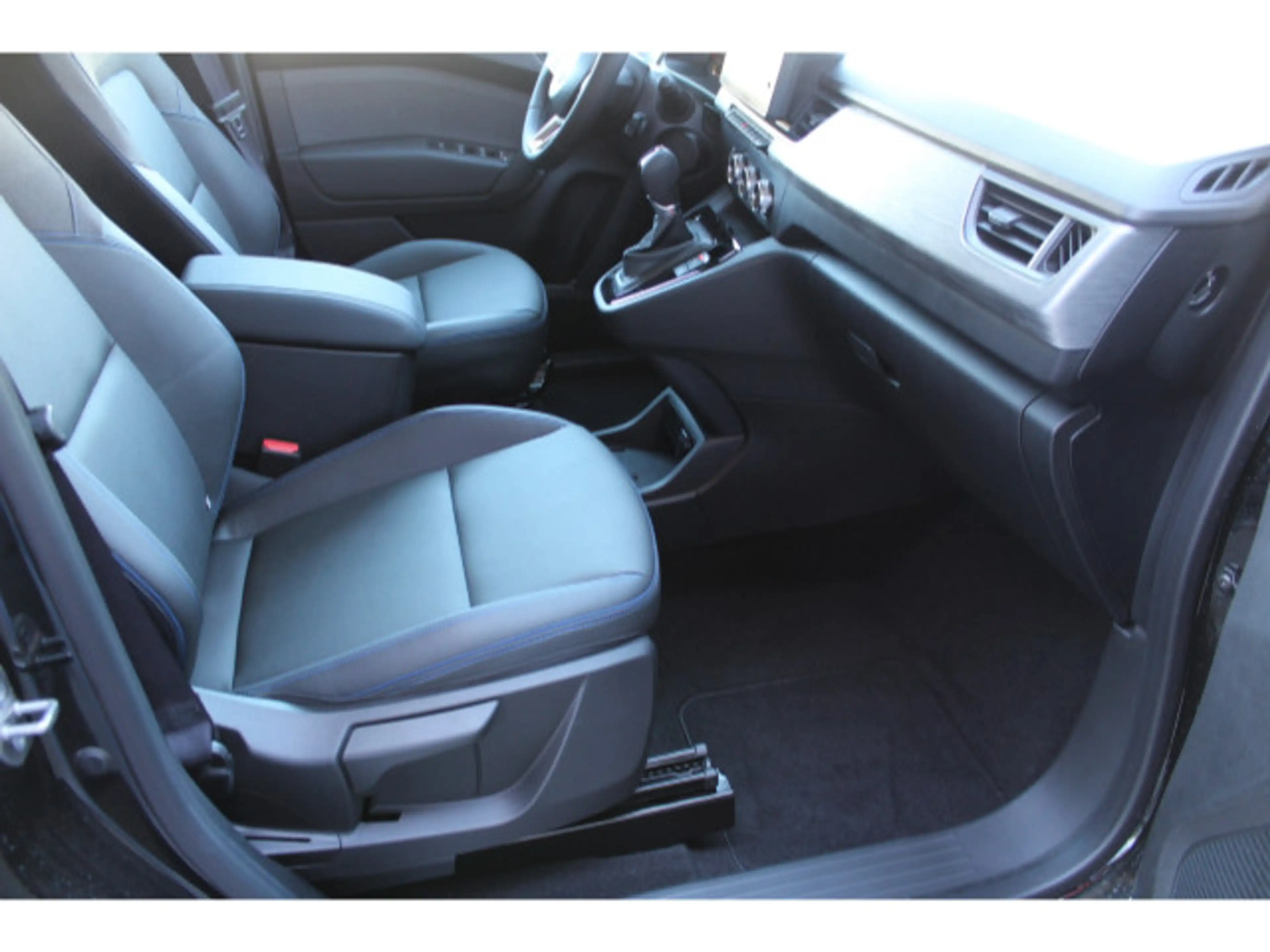 Nissan Townstar Kombi L2 1.3 DIG-T 130 Tekna Automatik — photo 13