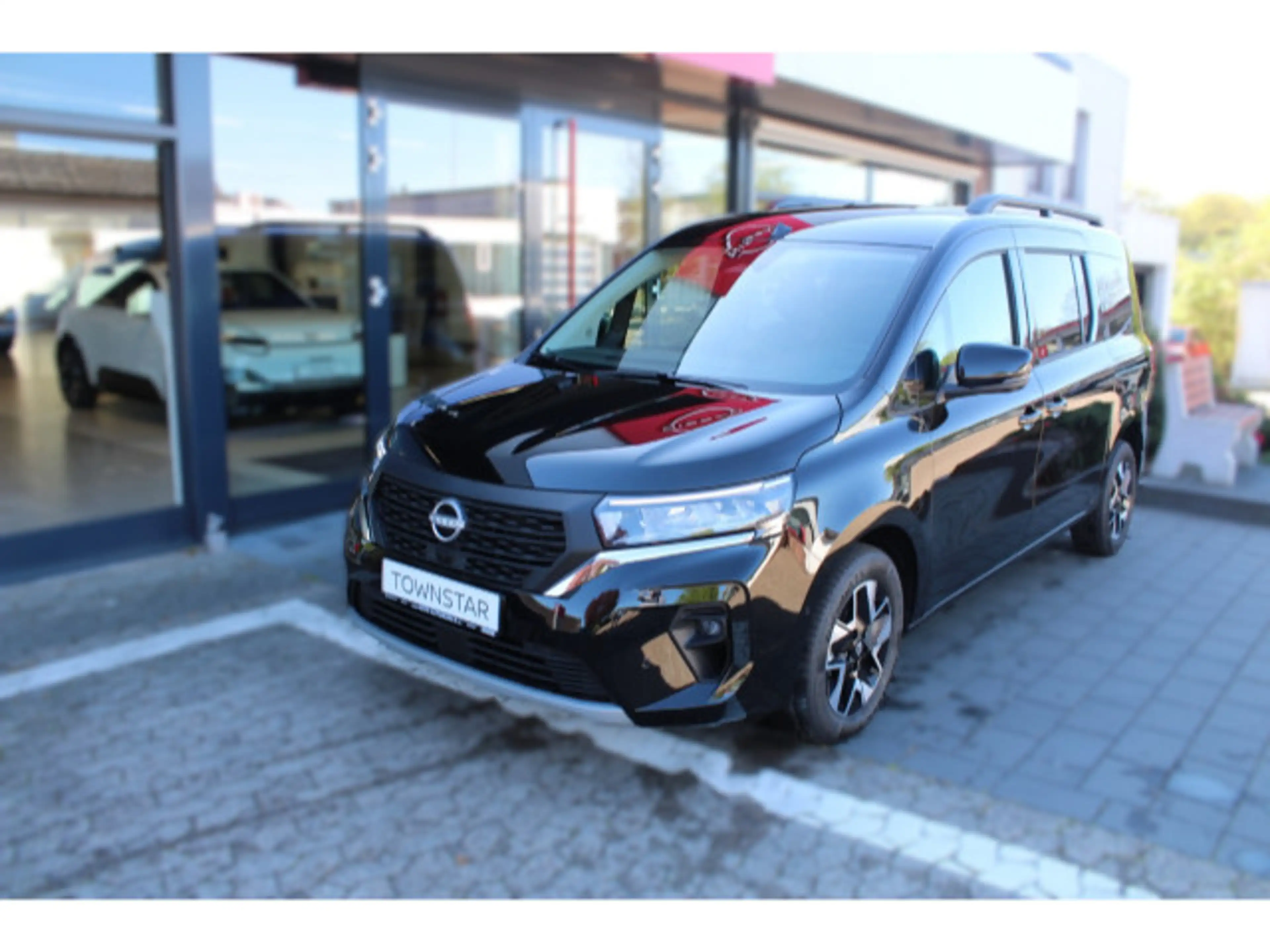 Nissan Townstar Kombi L2 1.3 DIG-T 130 Tekna Automatik — photo 2