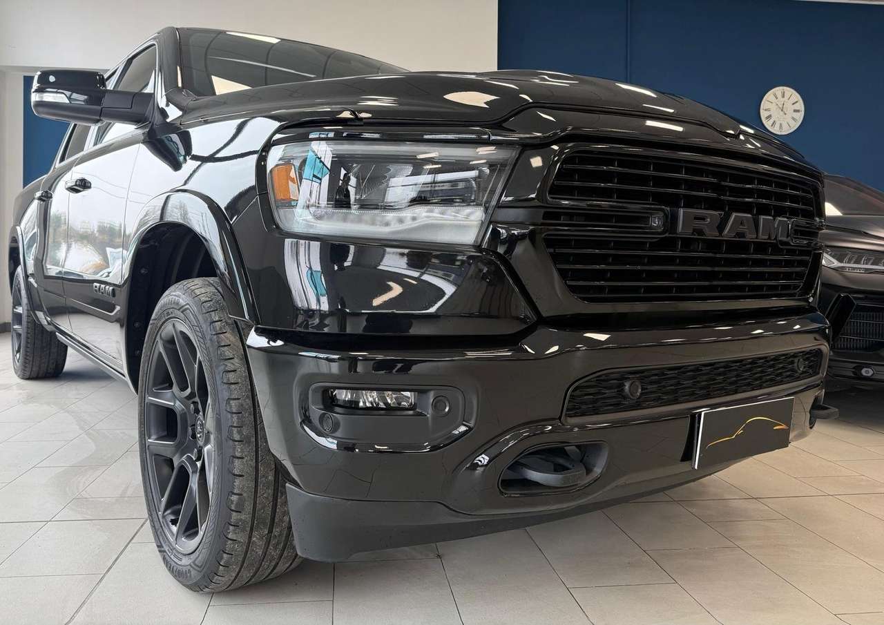RAM 1500 5.7 V8 GPL Crew Cab Laramie Night AUTO EUROPEA