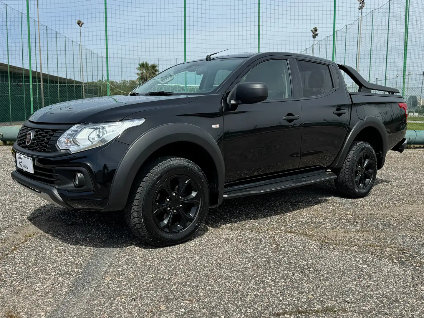 Fiat Fullback 2.4 doppia cabina LX Cross 4wd 180cv auto Černá - 1