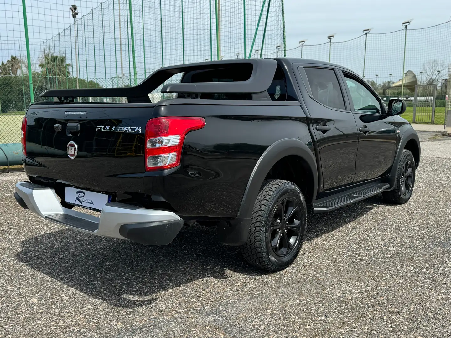 Fiat Fullback 2.4 doppia cabina LX Cross 4wd 180cv auto Černá - 2