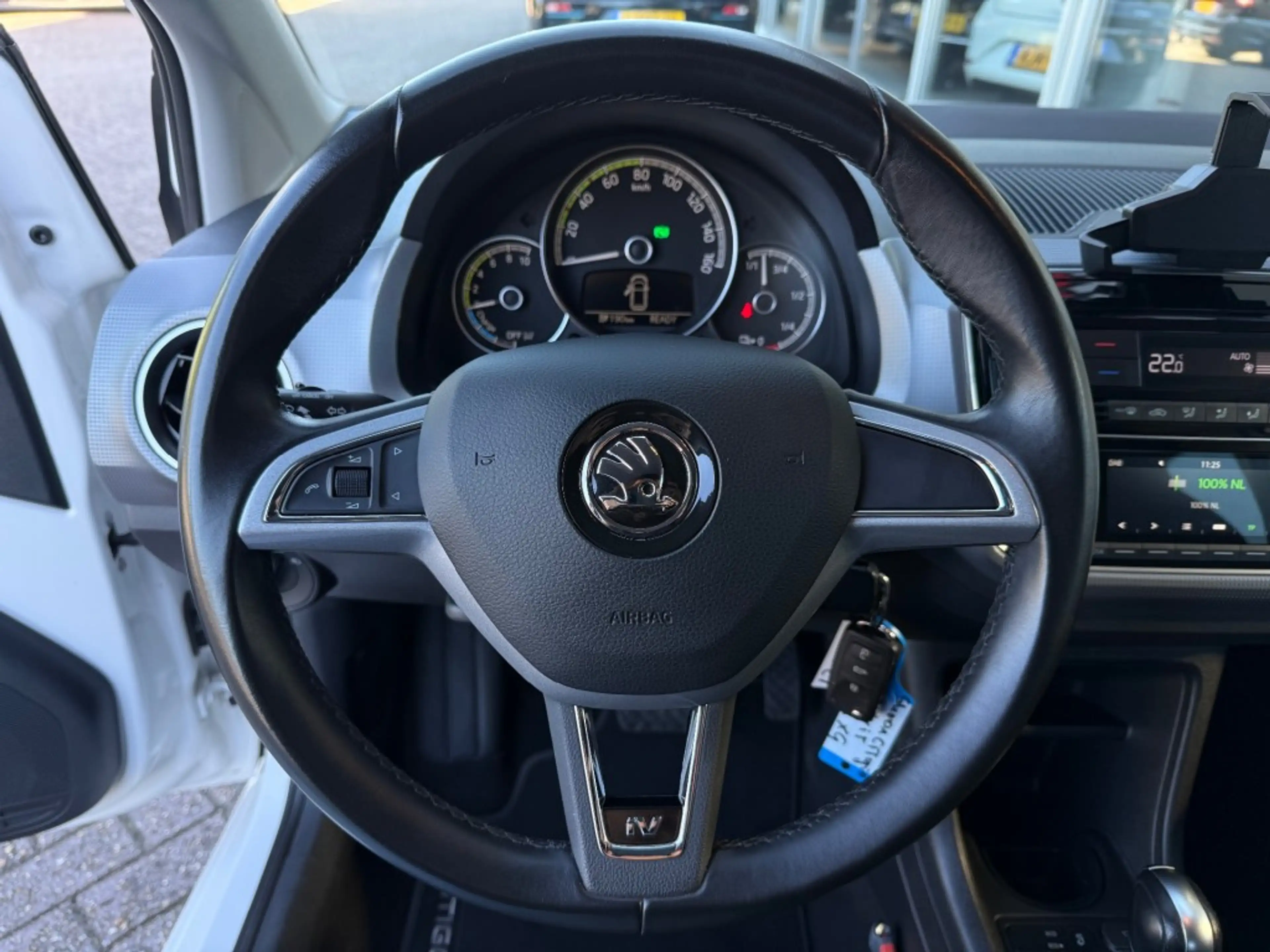 Skoda Citigo EV Style - SOH 90 Airco Cruise Bluetooth — photo 24