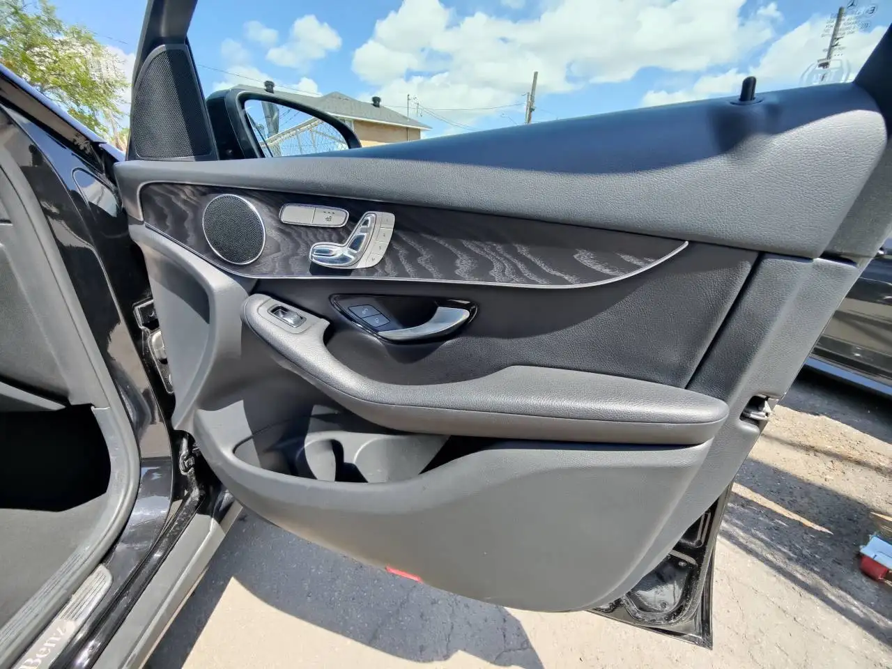 Mercedes-Benz GLC снимка Mercedes-Benz GLC