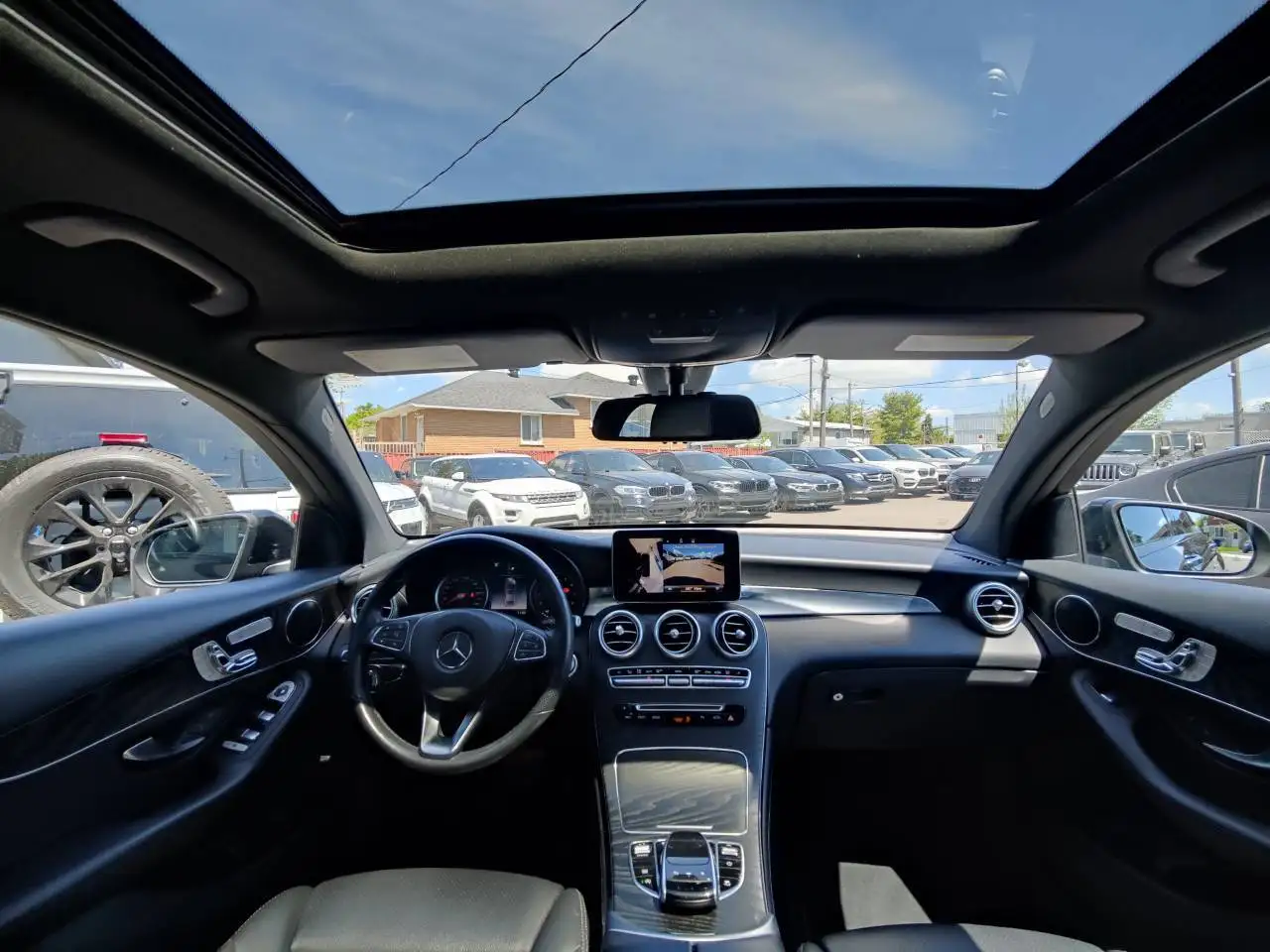 Mercedes-Benz GLC снимка Mercedes-Benz GLC