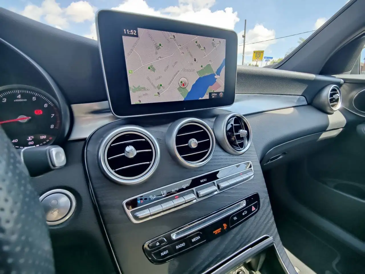 Mercedes-Benz GLC снимка Mercedes-Benz GLC