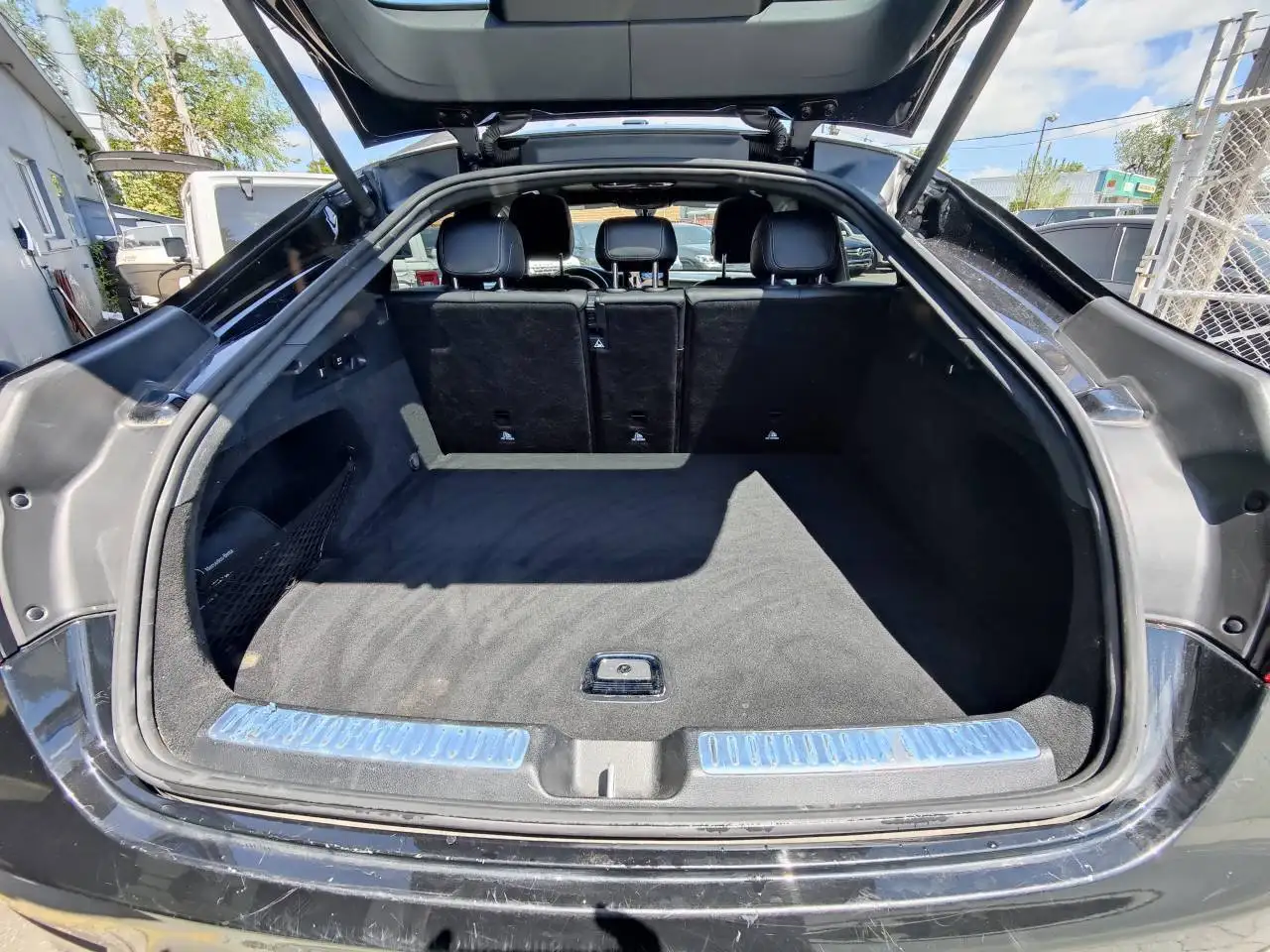 Mercedes-Benz GLC снимка Mercedes-Benz GLC