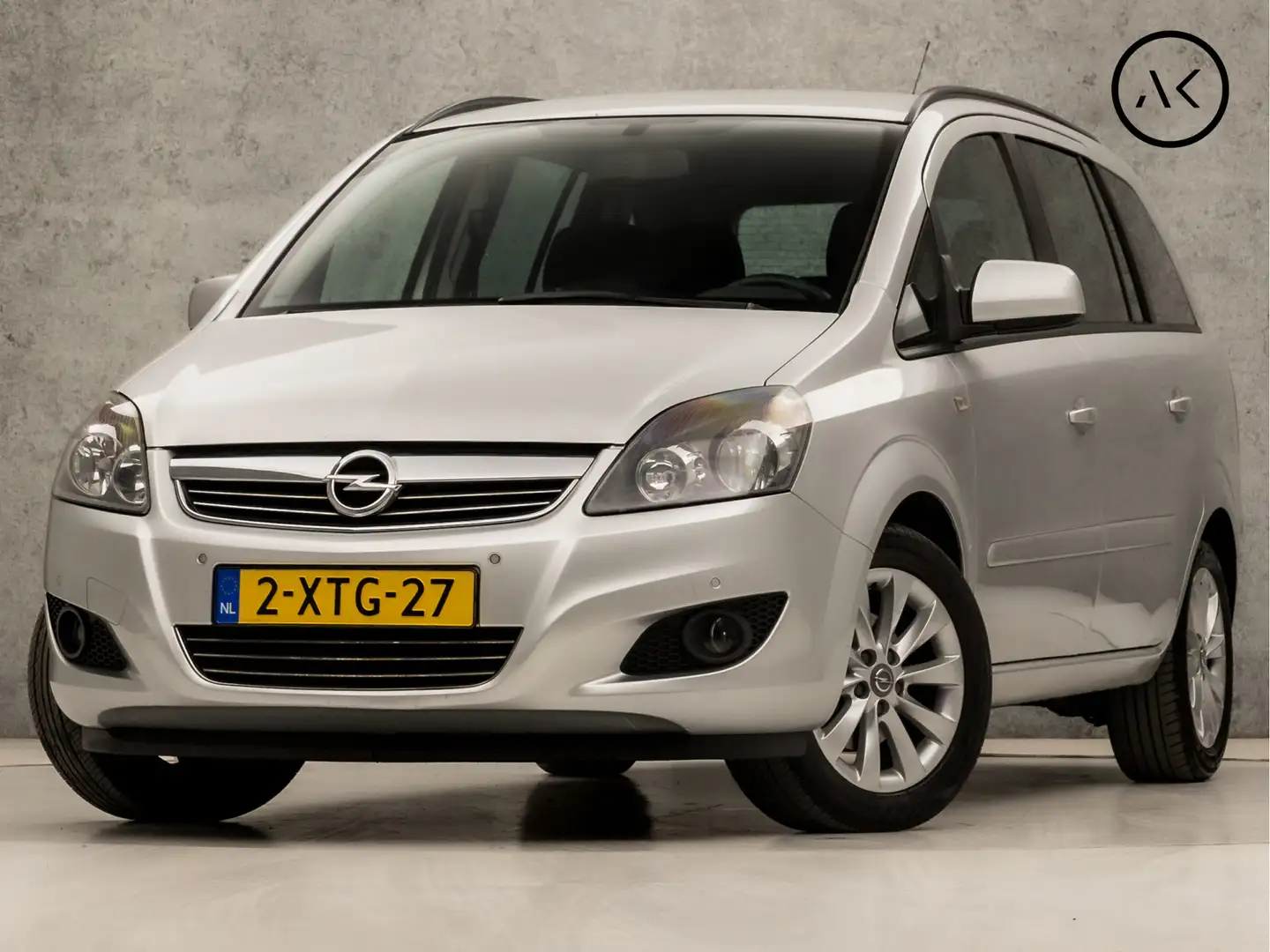 Opel Zafira 1.8 Sport 7 Persoons 141Pk (NAVIGATIE, TREKHAAK, C Grijs - 1
