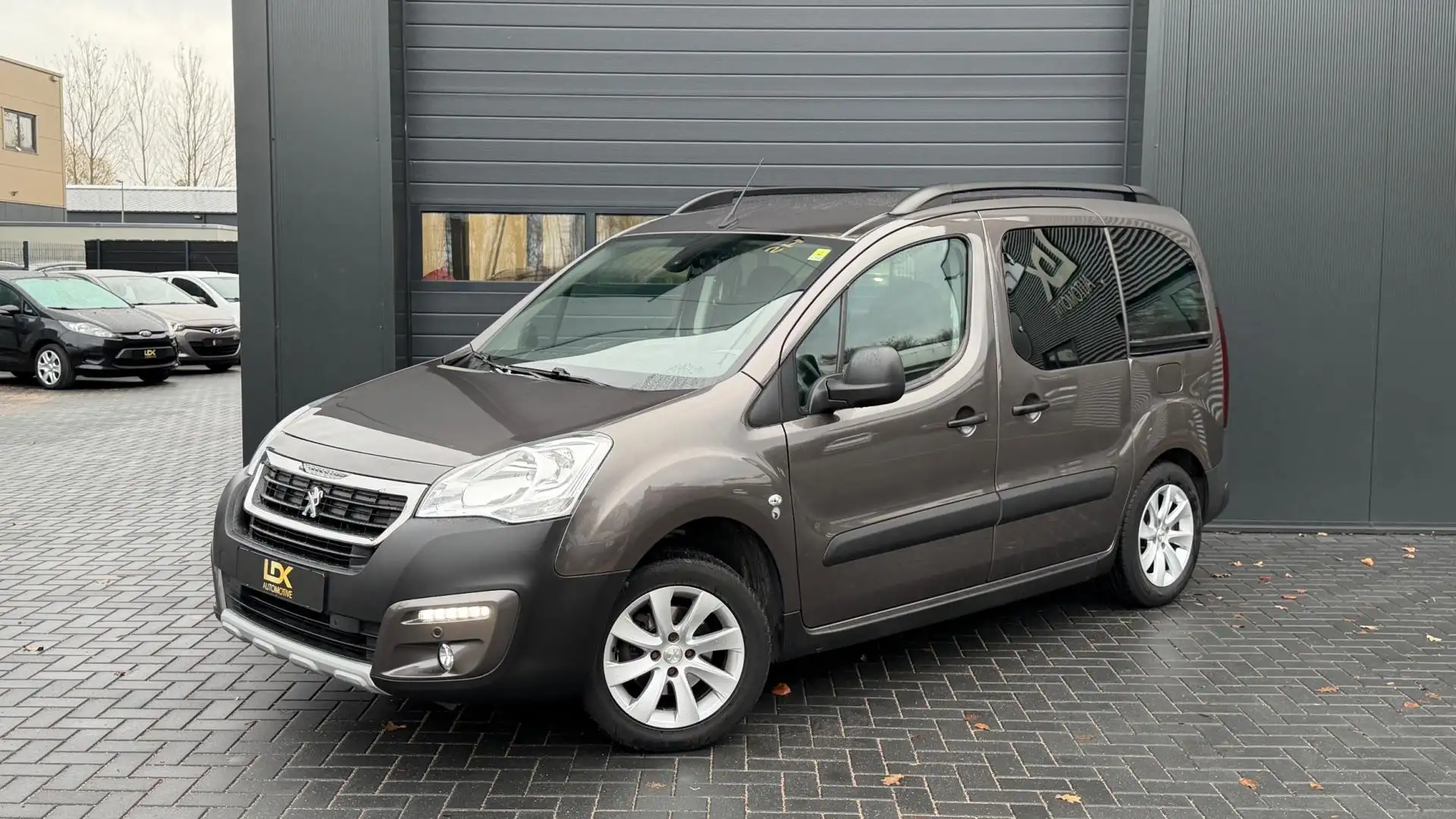 Peugeot Partner Tepee 1.2 PureTech Active Cruise|Airco|Camera|Trek Gris - 1
