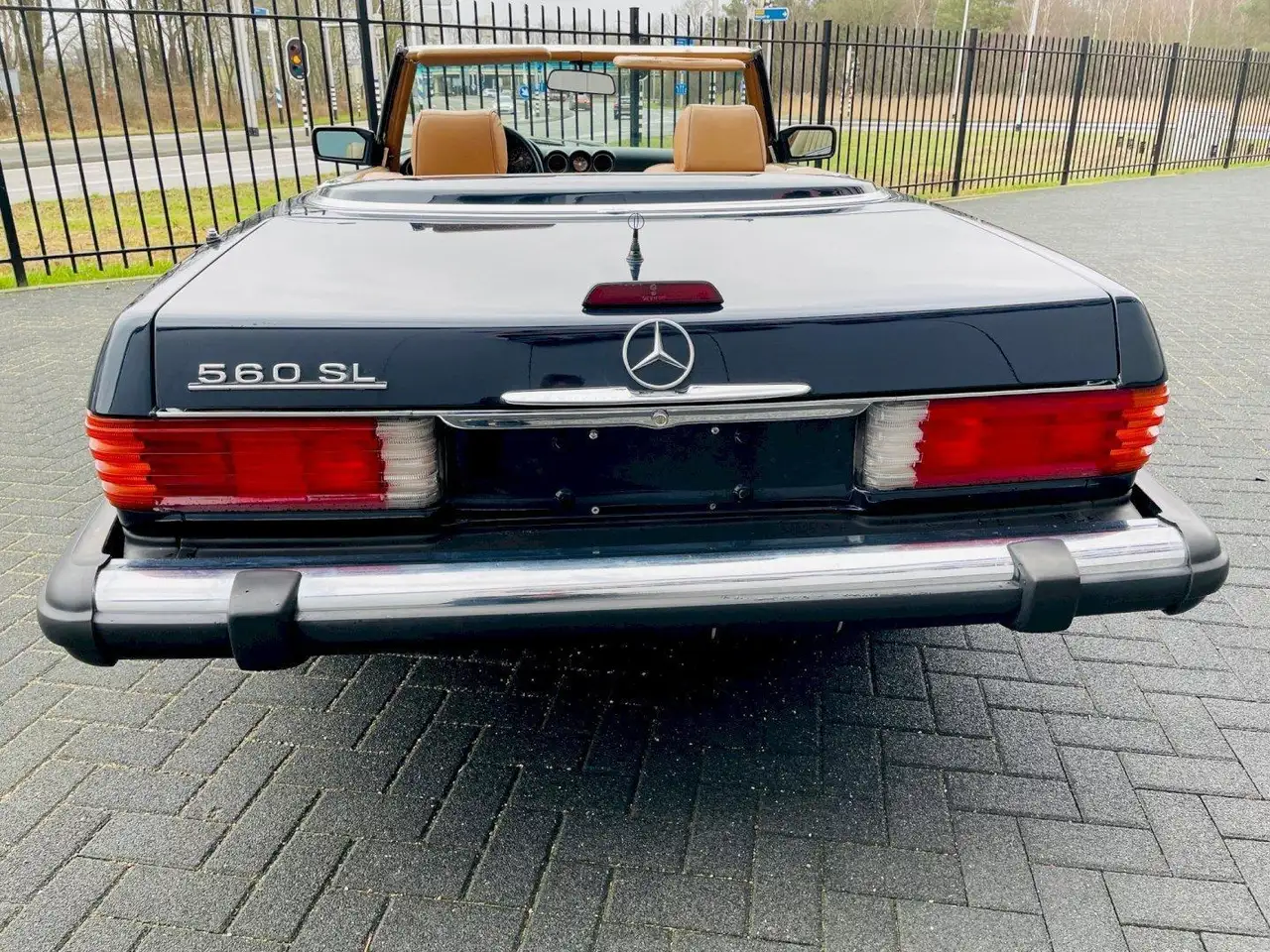 Mercedes-Benz SL 560 W107, foto 11