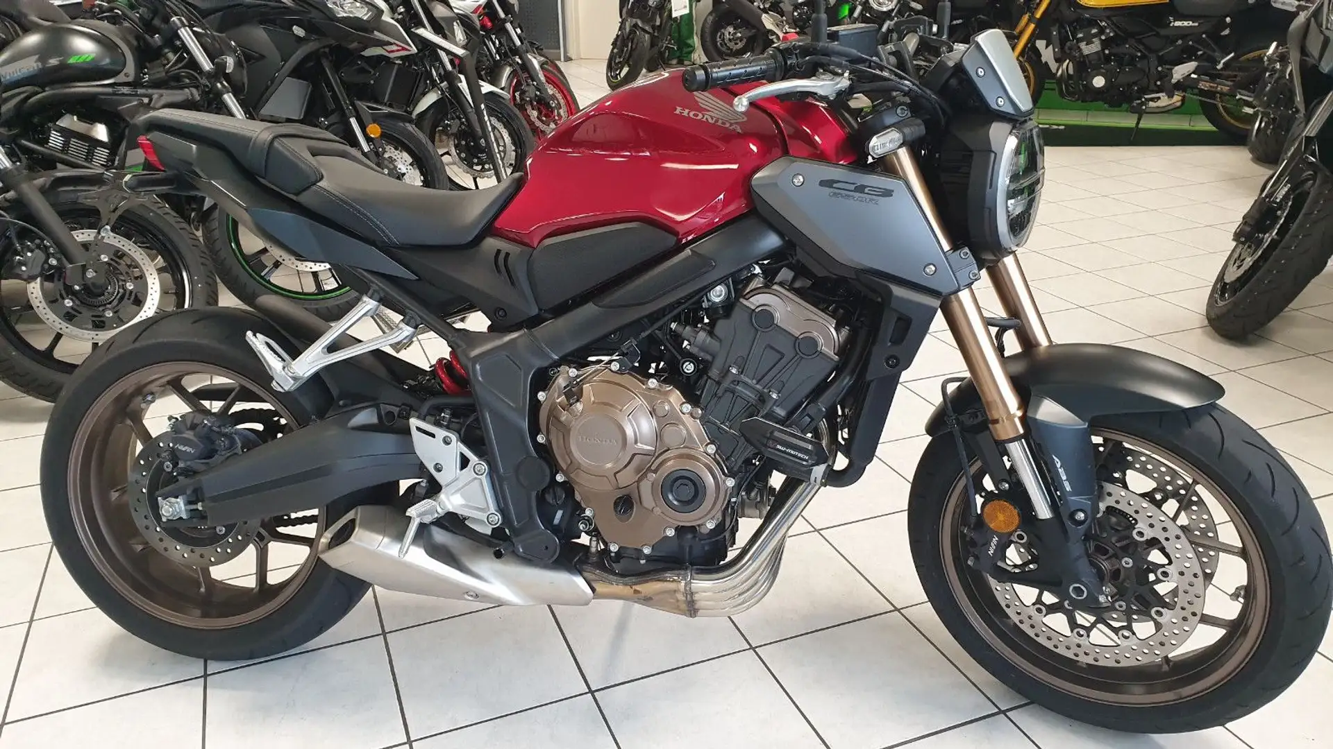 Honda CB 650 R Червоний - 1