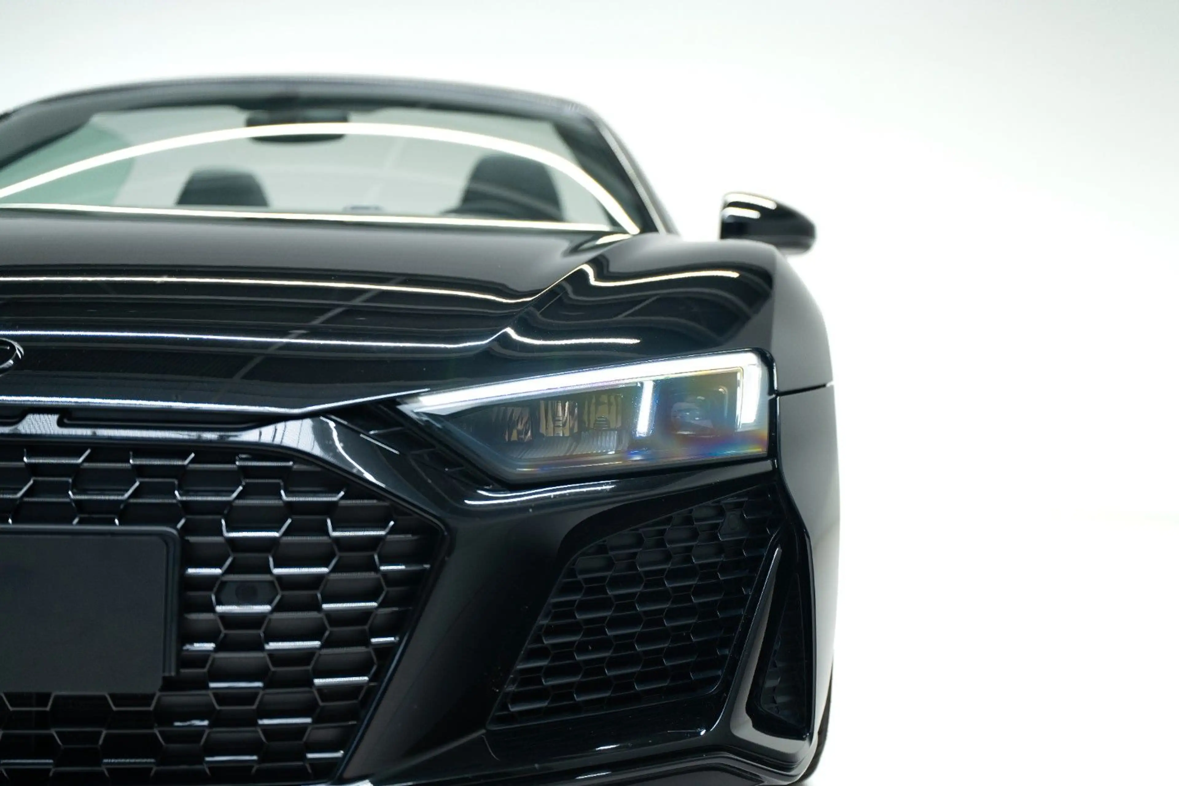 Audi R8 5.2 FSI Performance S Tronic Spyder RWD — photo 10