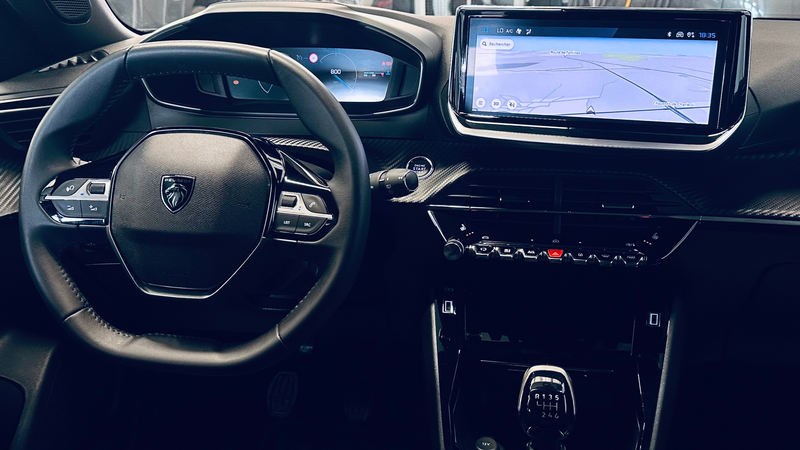 Peugeot 2008 1.2 Turbo *33.023km*BLACK EDIT PDC CAMERA CARPLAY NAVI CLIM CRUISE LIM — photo 11