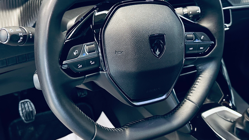 Peugeot 2008 1.2 Turbo *33.023km*BLACK EDIT PDC CAMERA CARPLAY NAVI CLIM CRUISE LIM — photo 9