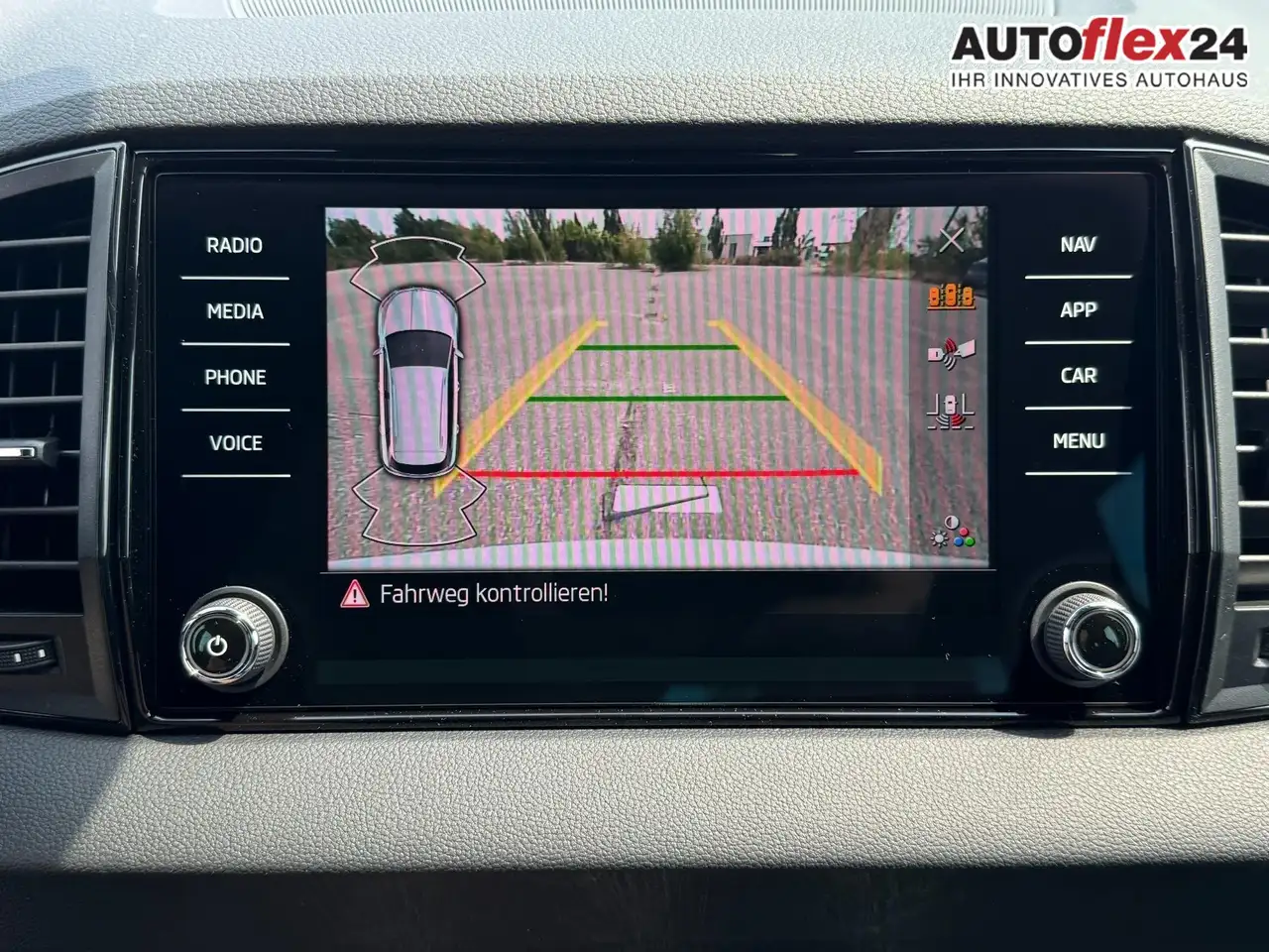 Skoda Karoq Sportline 1,5 TSI DSG 2ZKlimaautomatik Canton A..., миниатюра 21