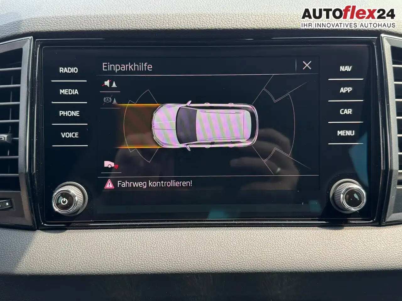 Skoda Karoq Sportline 1,5 TSI DSG 2ZKlimaautomatik Canton A..., миниатюра 20