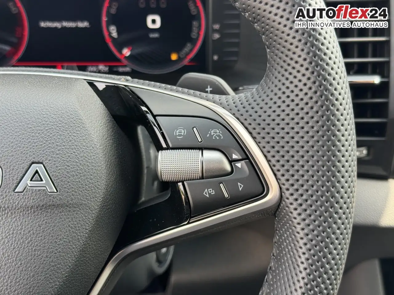 Skoda Karoq Sportline 1,5 TSI DSG 2ZKlimaautomatik Canton A..., миниатюра 15