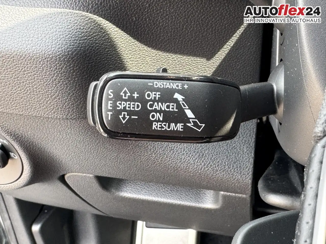 Skoda Karoq Sportline 1,5 TSI DSG 2ZKlimaautomatik Canton A..., миниатюра 28