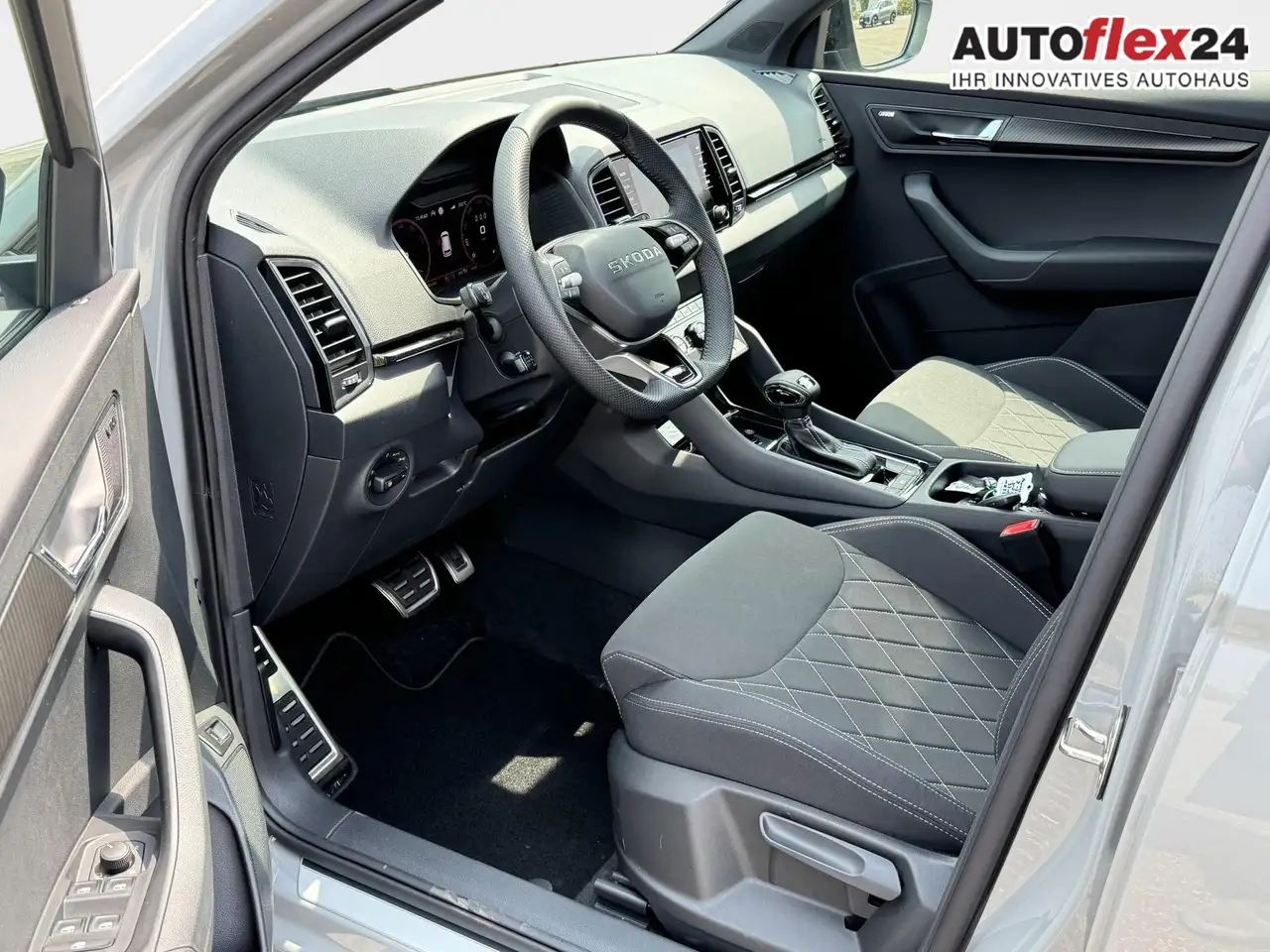Skoda Karoq Sportline 1,5 TSI DSG 2ZKlimaautomatik Canton A..., миниатюра 12