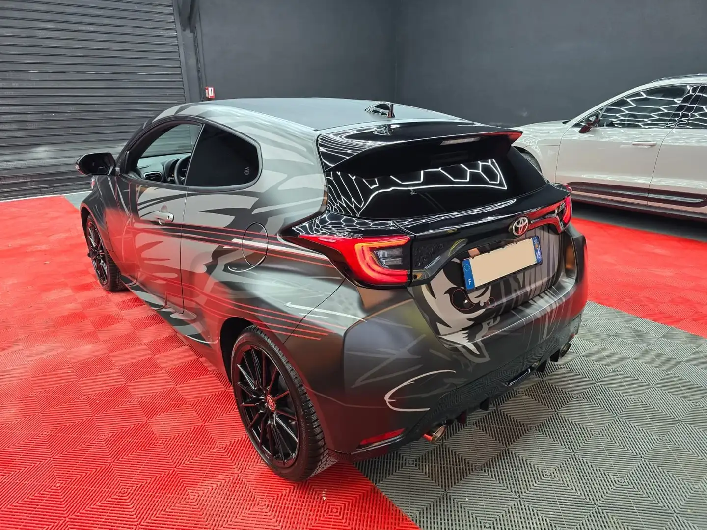 Toyota Yaris GR Gri - 1