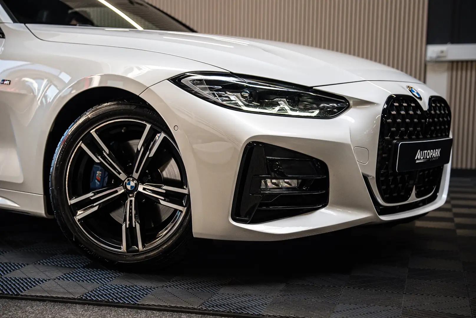 BMW 430 4-serie Coupé 430i High Executive MPAKKET/360CAM/S Wit - 2