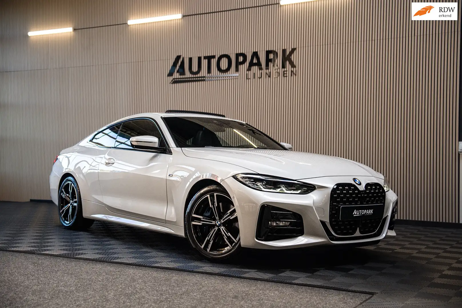 BMW 430 4-serie Coupé 430i High Executive MPAKKET/360CAM/S Wit - 1