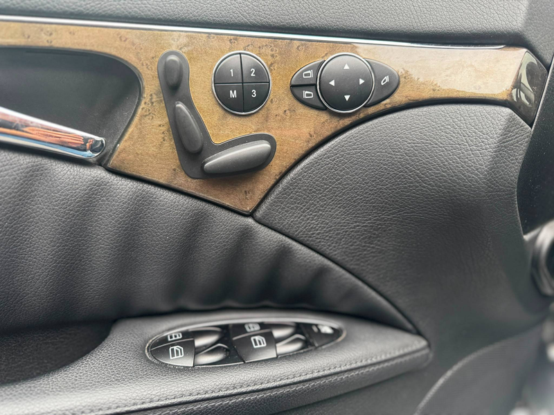 Mercedes-Benz E 350 E 350 4Matic Distronic Lenkrad/ Standheizung — photo 11