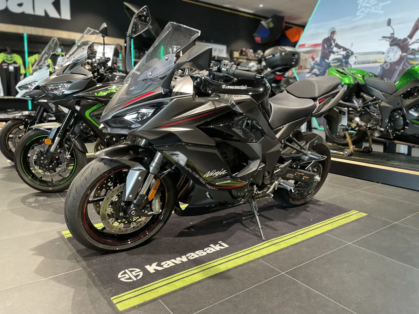 Kawasaki Ninja 1100SX Noir - 1